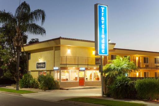 Travelodge by Wyndham Brea - Housity