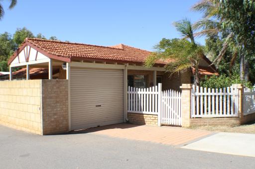 Geraldton Luxury Retreat 2 with free Streaming - Housity