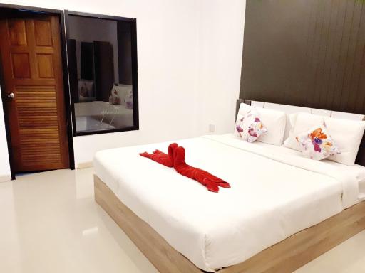 Blue Moon Design House - Housity