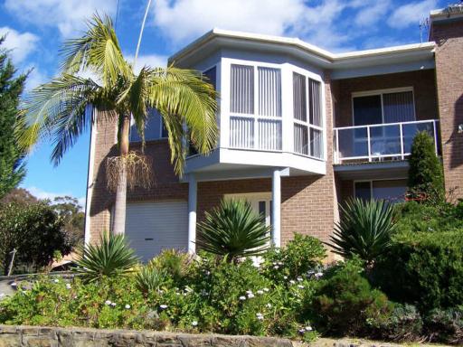 Retreat on Surf Beach - Housity