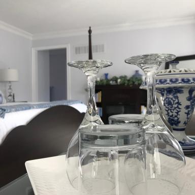 Molly's Retreat B and B - Housity