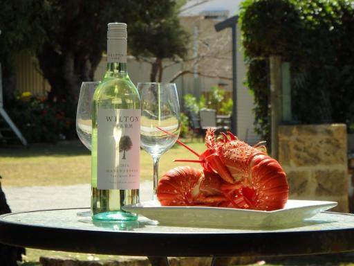 Lazy Lobster Holiday Units & Chalets - Housity