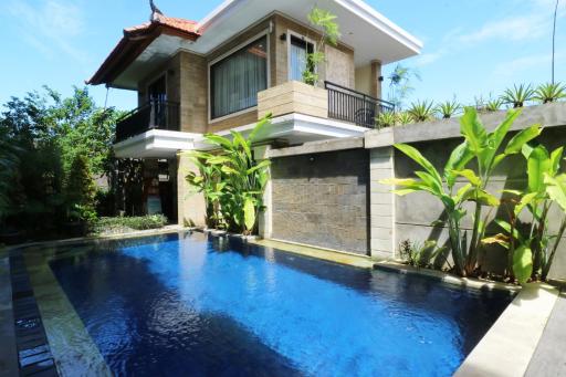 Kondra Premiere Guest House Kuta - Housity