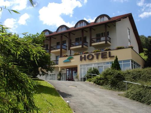 Hotel Mühlbergblick - Housity
