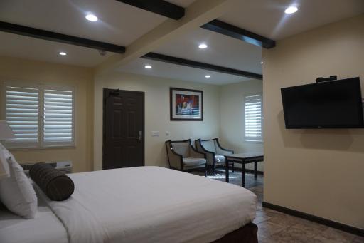 Tuscan Garden Inn - Housity