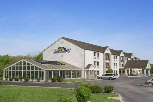 Baymont by Wyndham Sullivan - Housity