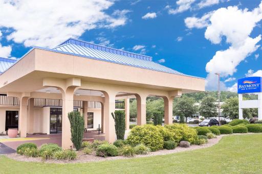 Baymont by Wyndham Greenville - Housity