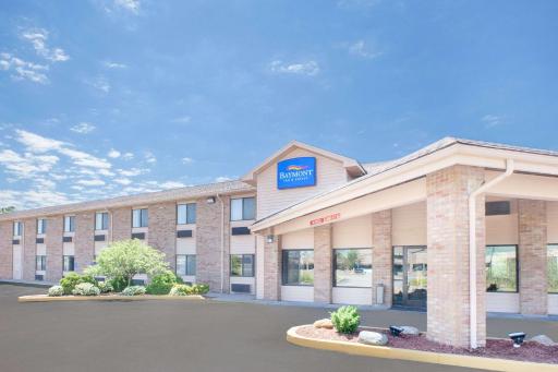 Baymont by Wyndham Port Huron - Housity