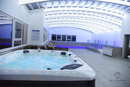 White Diamond - Housity