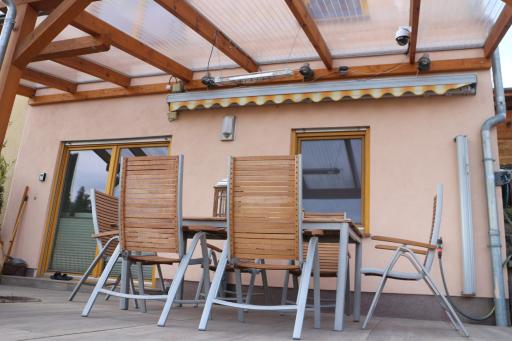Romantische Ferienwohnung mit fantastischem Ausblick, Pool und Gartensauna - Housity