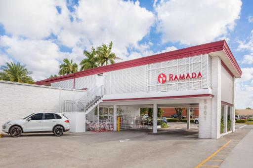 Ramada by Wyndham Miami Springs/Miami International Airport - Housity