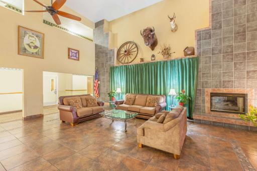 Ramada by Wyndham Williams/Grand Canyon Area - Housity