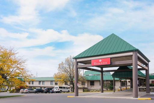 Ramada by Wyndham Plymouth Hotel & Conference Center - Housity