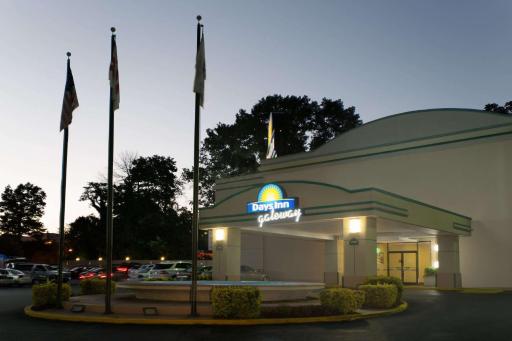 Days Inn by Wyndham Washington DC/Gateway - Housity