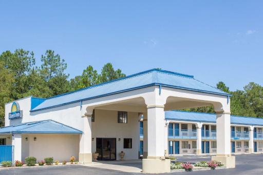 Days Inn by Wyndham Picayune - Housity