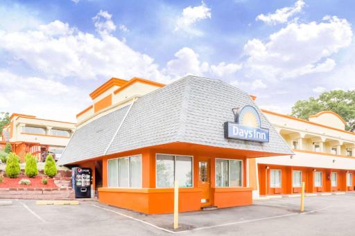 Days Inn by Wyndham Tannersville - Housity