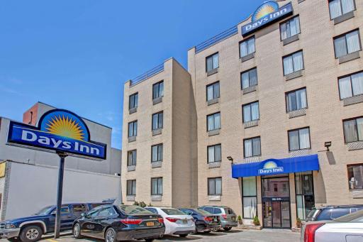 Days Inn by Wyndham Brooklyn - Housity