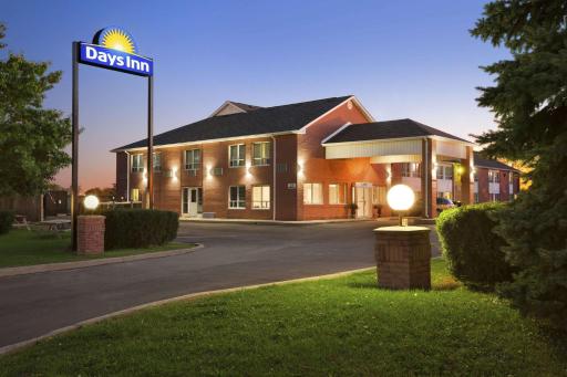 Days Inn by Wyndham Stouffville - Housity