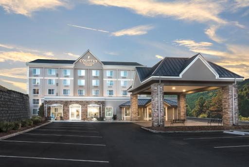 Country Inn & Suites by Radisson Asheville Downtown Tunnel Road - Housity