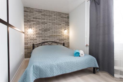 Esenina Apartment near Botanical Garden - Housity