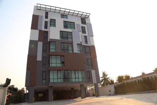 Ben at Salaya - Housity