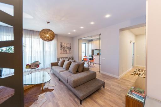 The Shades of Grey-Tranquil 4th-Floor Apartment Baneasa Area - Hizvo