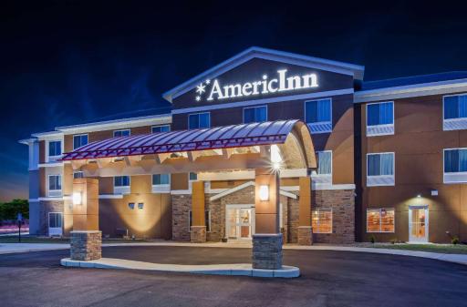 AmericInn by Wyndham DeWitt - Housity