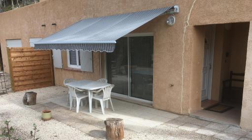 Gites Velaux Ecureuil et Pinède - Housity