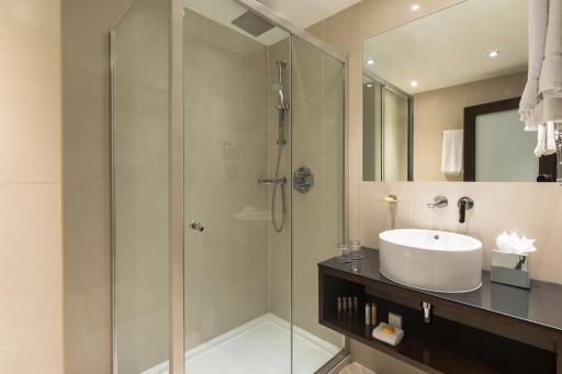 Park Grand Heathrow - Housity