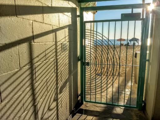 Makaha Beach Cabanas Penthouse - Housity
