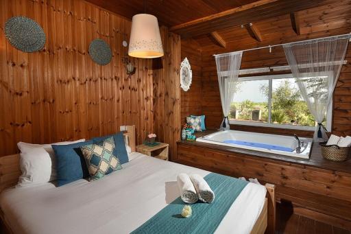 Mul Kinneret Livnim - Housity