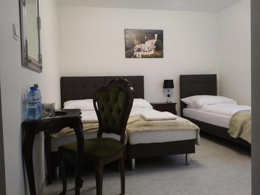 Dom Jurajski - Housity
