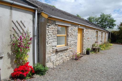 Ardtarmon Barn Cottage - Housity
