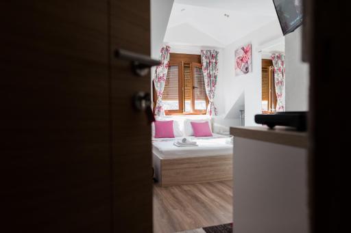 Minela Studios - Housity