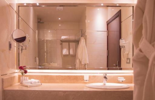 Golden Inn Hotel - Housity