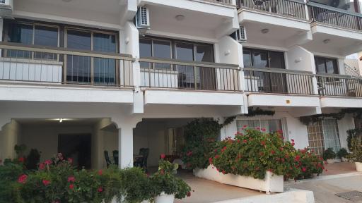 Manoli Apartments - Housity