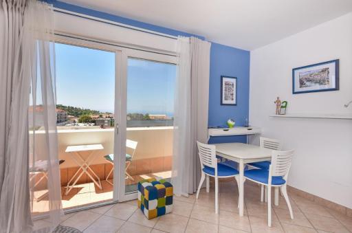 Apartment Mirna - Housity