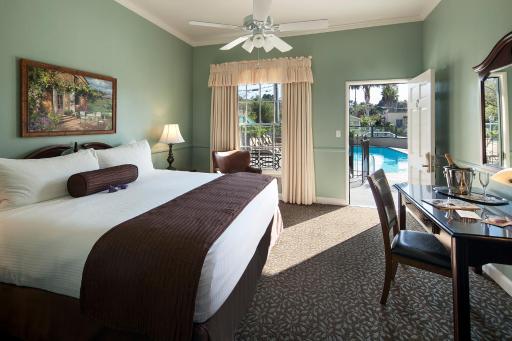 Lavender Inn by the Sea - Housity