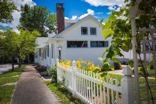 Homestead Inn - Housity