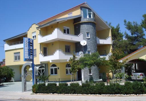 Apartments San - Housity