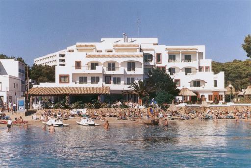 Apartamentos Playa Es Cana - Housity