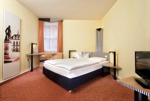 TRYP by Wyndham Halle - Housity