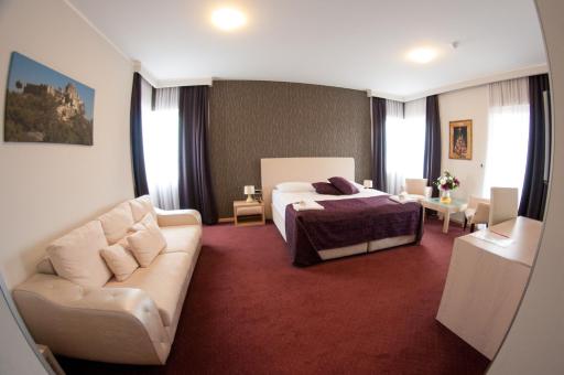 Hotel Brotnjo - Housity