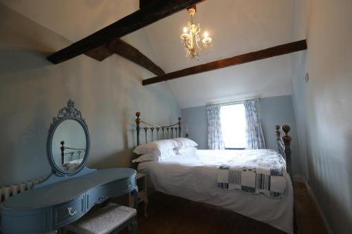 Monmouth House Apartments, Lyme Regis Old Town, dog friendly, parking - Housity