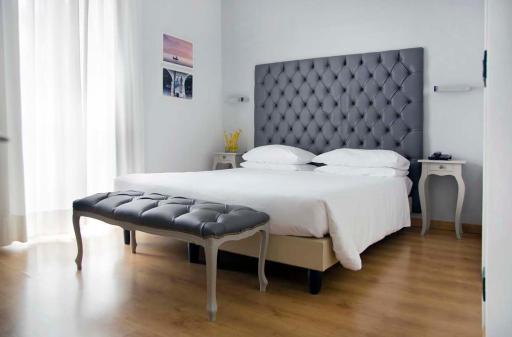 Hotel Serenella - Housity
