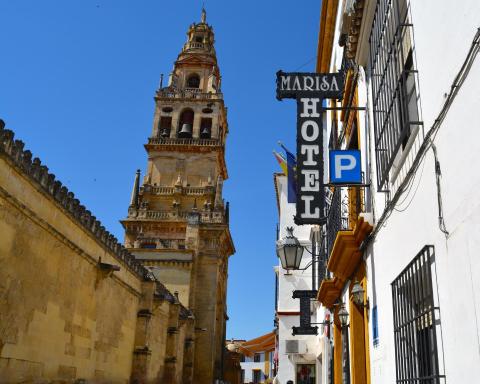 Hotel Marisa - Housity