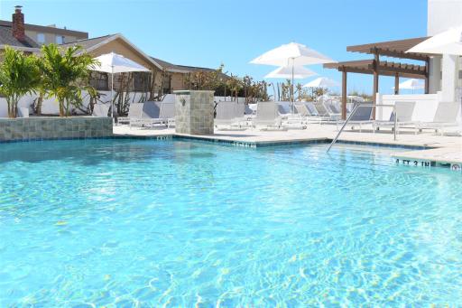 Barefoot Beach Club - Housity