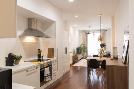 Los apartamentos de Elena, centro histórico y ascensor by Apartamentos Logroño org - Housity