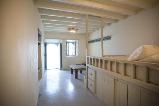 Pyrgos Stone House - Housity