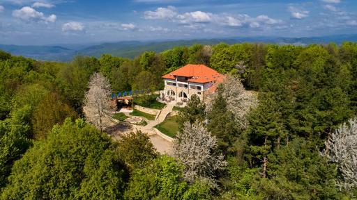 Cetatuia - Housity